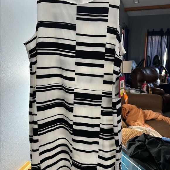 Vince Camuto Sleeveless Shift Dress Summer Splash Black and White Sz 14 NWT - Picture 3 of 12